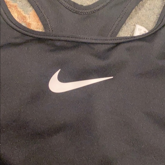 Nike sports bra in great condition - Picture 3 of 6